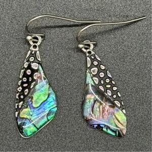 Earring Teardrop Design Crafted Silver and iridescent abalone shells
